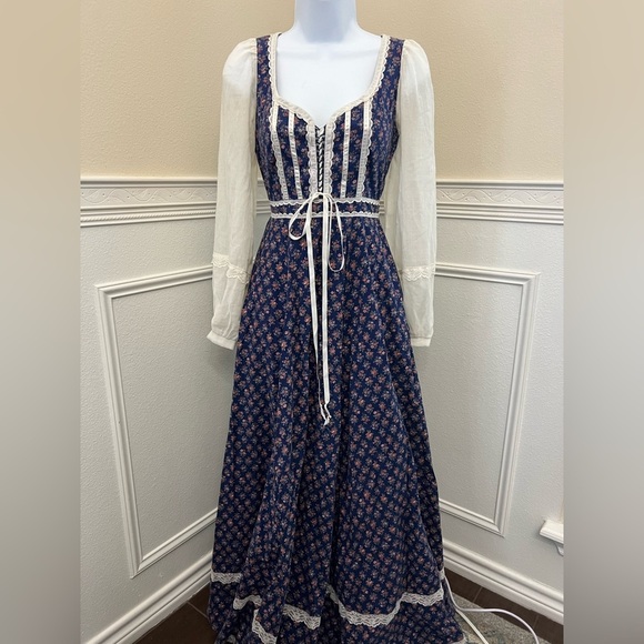 RARE Vintage Gunne Sax Prairie Dress Blue Floral Lace Peasant Cottagecore - Picture 1 of 8